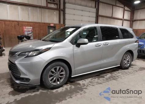 2022 Toyota Sienna Le z USA, uszkodzony, nr VIN 5TDKSKFC1NS062933